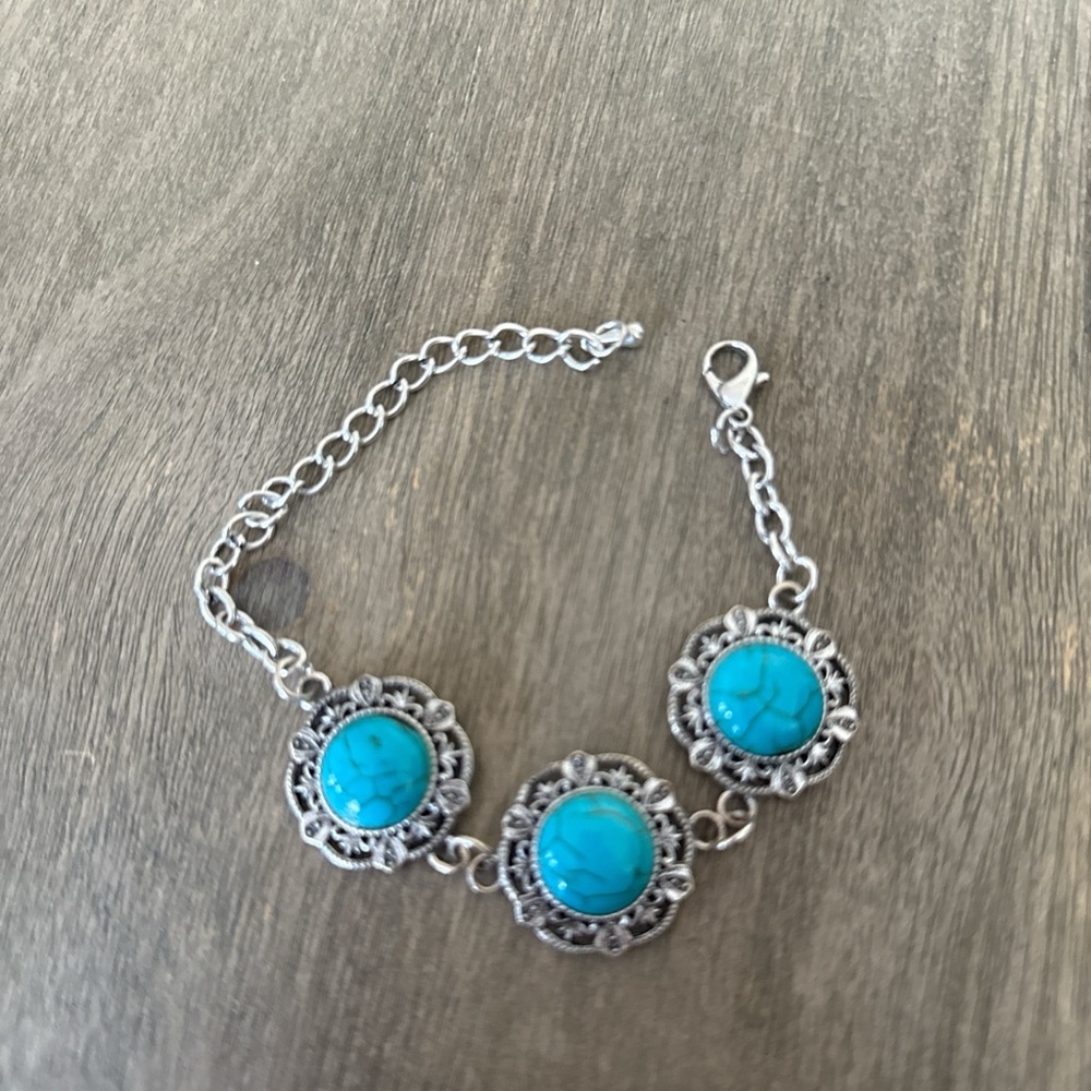 Elegant Silver and Turquoise Bracelet